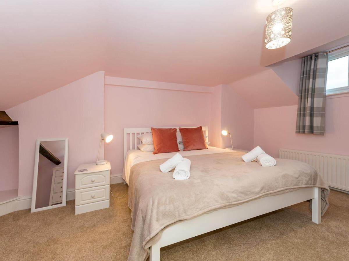 Pass The Keys 3 Storey Townhouse 슈루즈버리 외부 사진
