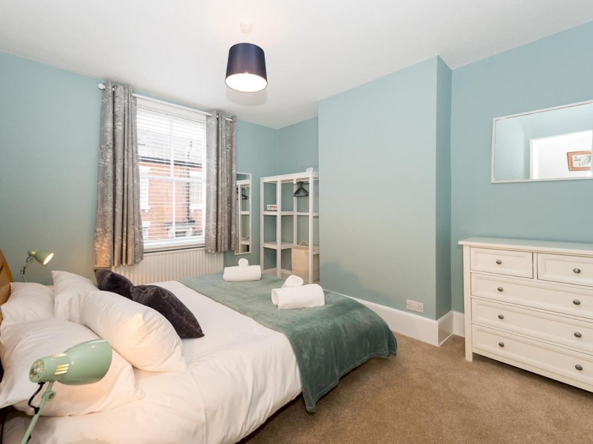 Pass The Keys 3 Storey Townhouse 슈루즈버리 외부 사진