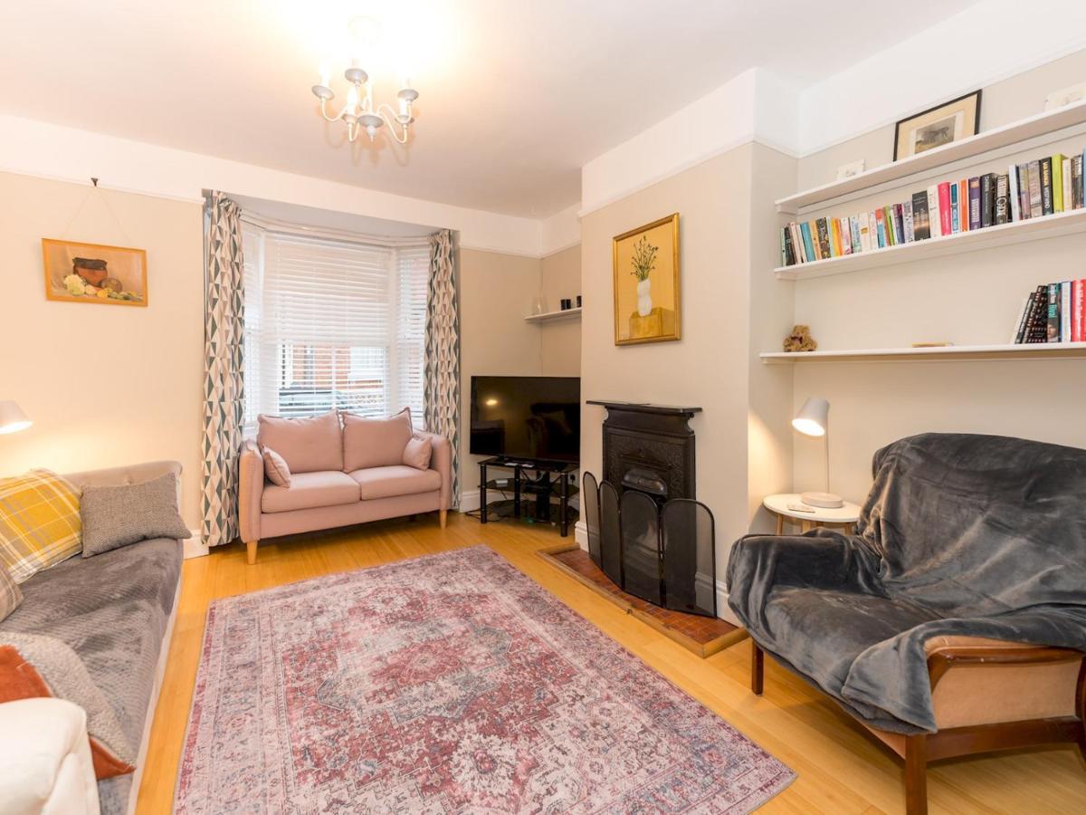 Pass The Keys 3 Storey Townhouse 슈루즈버리 외부 사진
